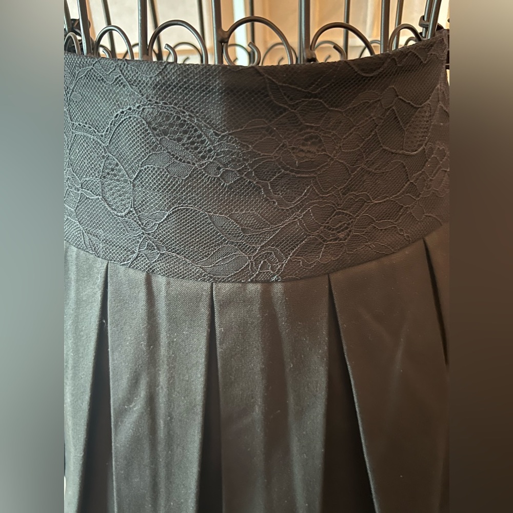 BEBE Black Lace Waist Pleated Mini Skirt - Picture 6 of 7